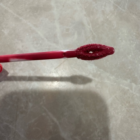 Farmasi Pink Liquid lipstick with Creamy matte Texture - Picture 5 of 6